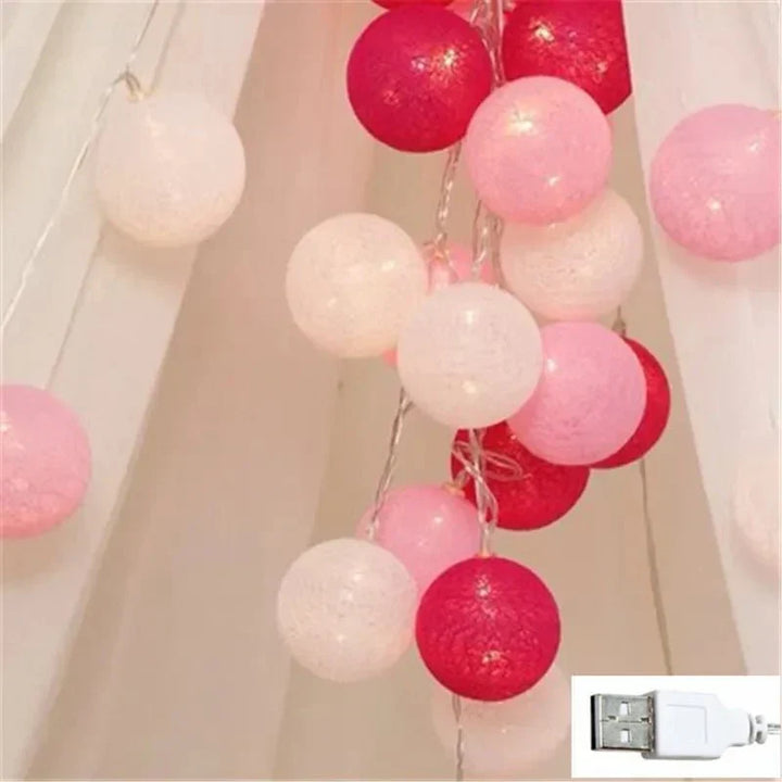 Vakre pastell bomull ball fe-lamper krans
