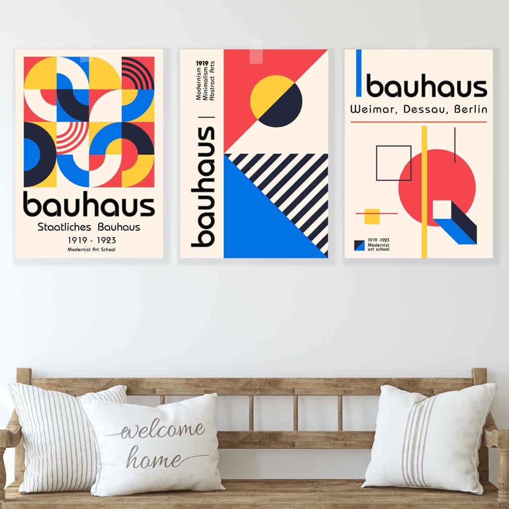 Bauhaus-stil, rød, blå og gul, geometrisk sett med 3 veggkunstverk