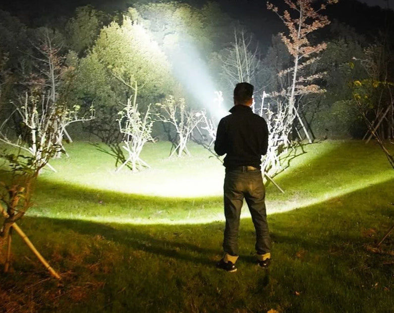 PowerLight - LED taktisk lommelykt | Skanto