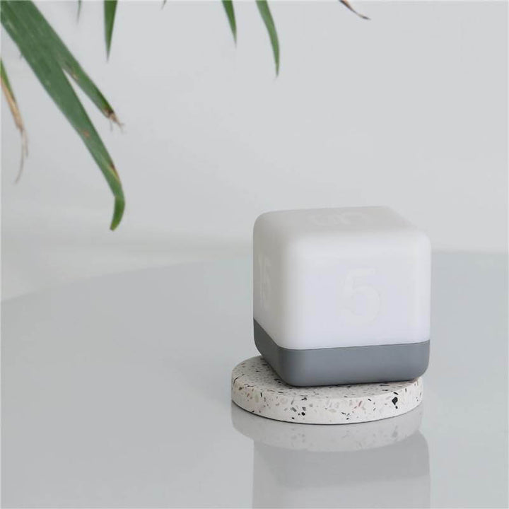 Elegant kreativ ChargeaSkantoe quadratisk nattbordlampe