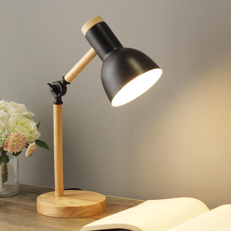 Skanto | Bordlampe med trefinish i nordisk stil