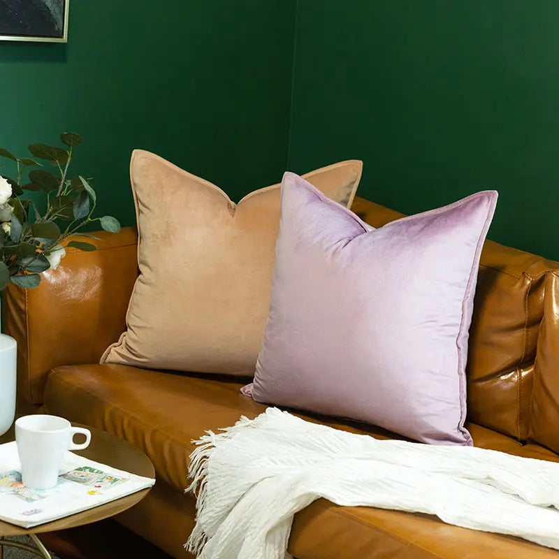 Skanto | VelvetLuxe – Elegant fløyelsputetrekk med raffinerte detaljer