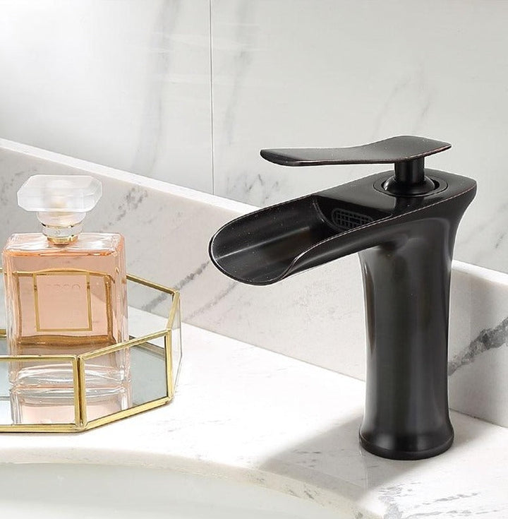 Skanto | Moderne Fosser Baderomsbatteri – Stilig Design & Elegant Vannstrøm