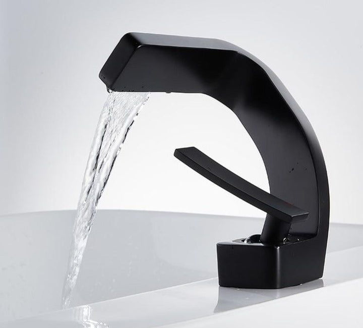 Skanto | Modern design curved faucet
