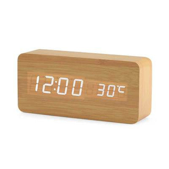 Skanto | Minimalistisk Digital LED Vekkerklokke med Tale Kontroll – Elegant Design og Klar Skjerm for Uanstrengte Morgener