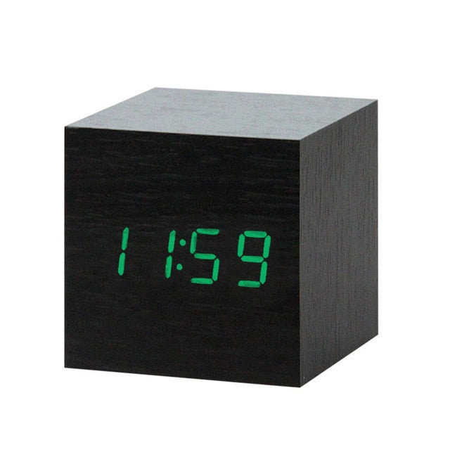 Skanto | Minimalistisk Digital LED Vekkerklokke med Tale Kontroll – Elegant Design og Klar Skjerm for Uanstrengte Morgener