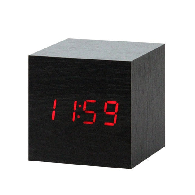 Skanto | Minimalistisk Digital LED Vekkerklokke med Tale Kontroll – Elegant Design og Klar Skjerm for Uanstrengte Morgener