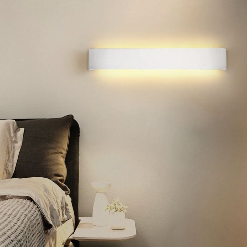 Skanto | Moderne LED Vegglampe – Slank Svart Aluminiumslys