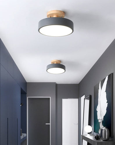 Fargerik nordisk LED-taklampe