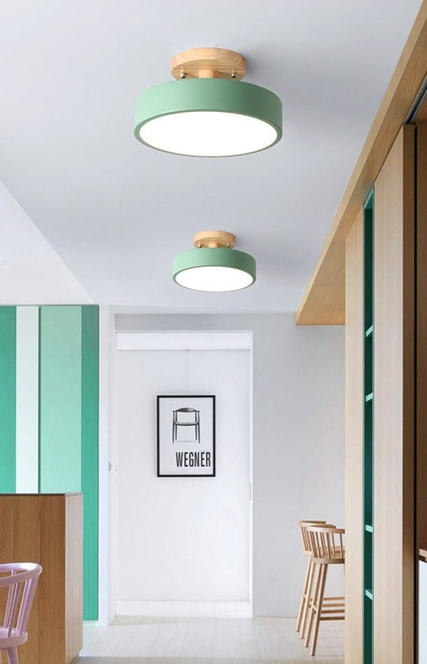 Fargerik nordisk LED-taklampe