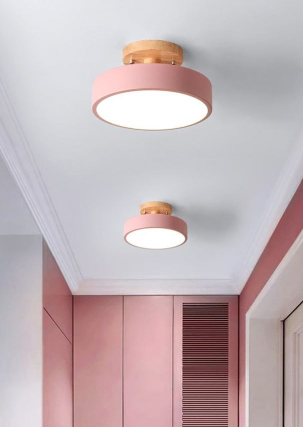 Fargerik nordisk LED-taklampe