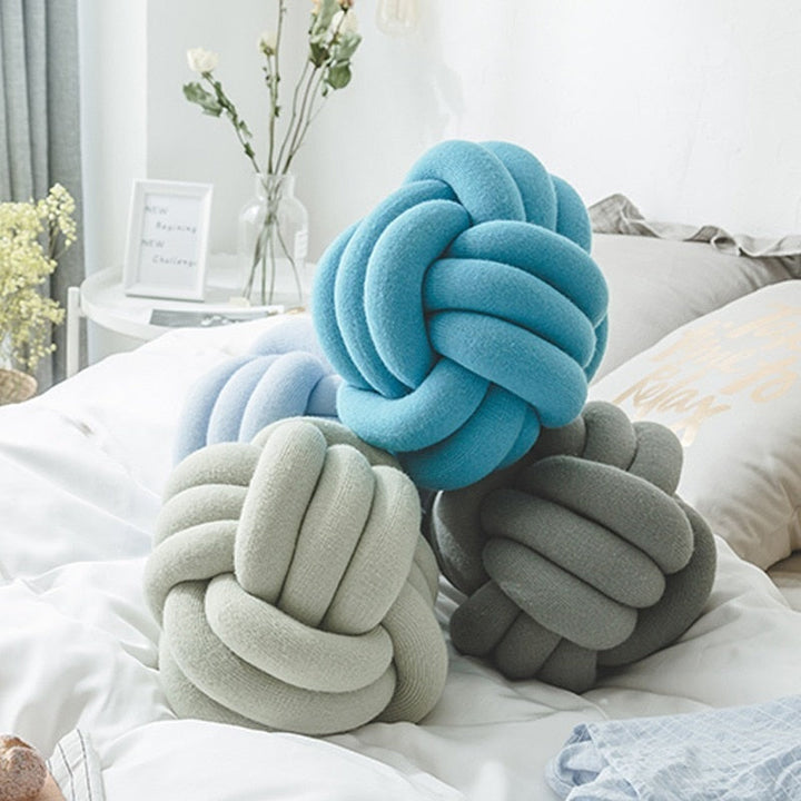 Knot Ball Cushion | Skanto