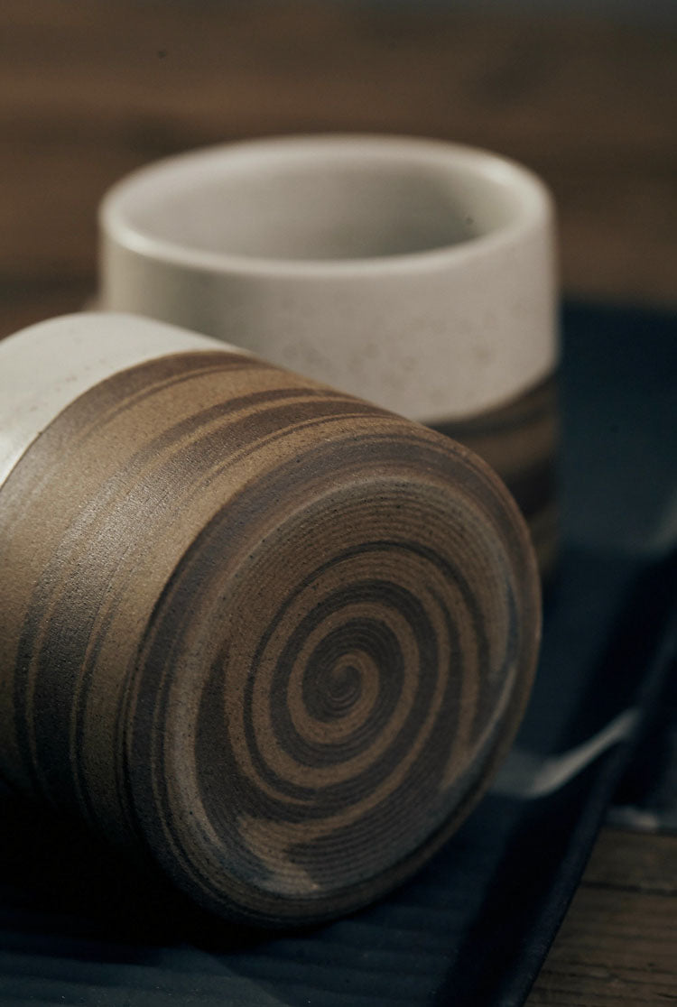 Japanske elegante retro keramiske krus