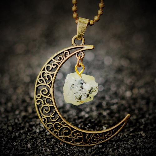 Healing Crystal Necklaces | Skanto