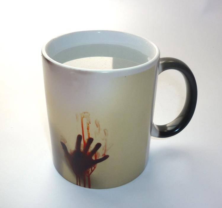 Heat Sensitive Bloody Hands Mug | Skanto