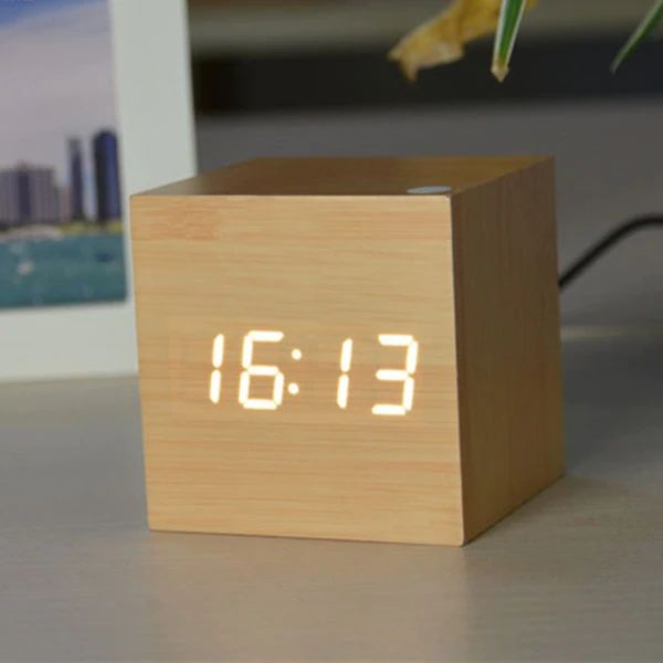 Skanto | Digital Clock Cube i moderne tredesign