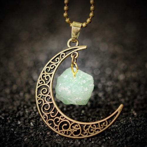 Healing Crystal Necklaces | Skanto