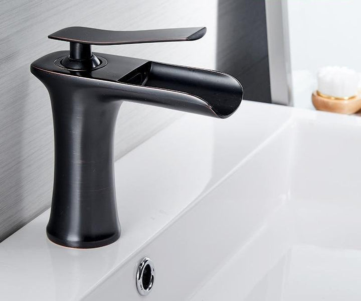Skanto | Moderne Fosser Baderomsbatteri – Stilig Design & Elegant Vannstrøm