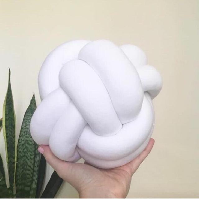 Knotted Pillow Ball | Skanto