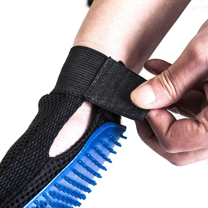 Pet Grooming Glove – FurEase Skanto