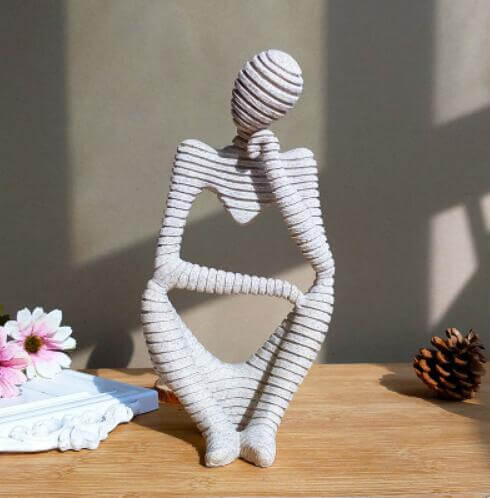 Kreativ europeisk tenkefigur skulptur boligkultur | Skanto