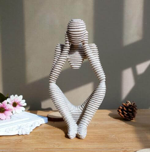 Kreativ europeisk tenkefigur skulptur boligkultur | Skanto