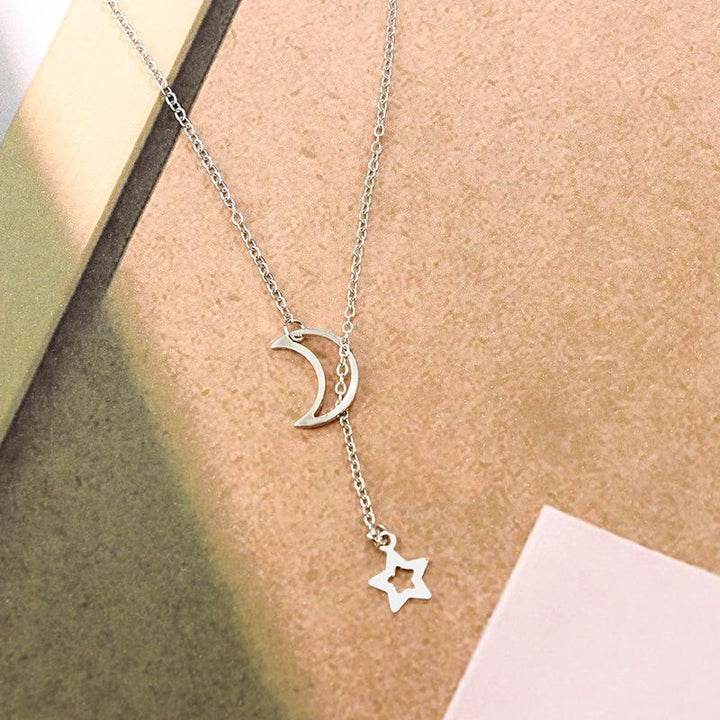 Moon & Star Hengende Dråpe Halskjede | Skanto