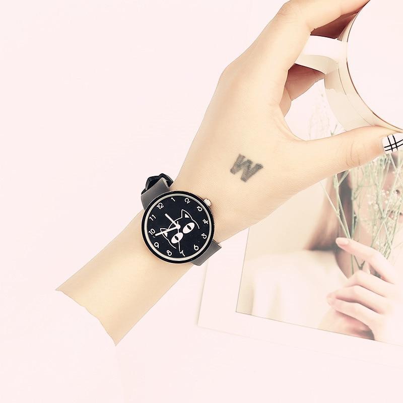 Skanto | Svart Minimalistisk Katteelsker Glede Designer Dameklokke