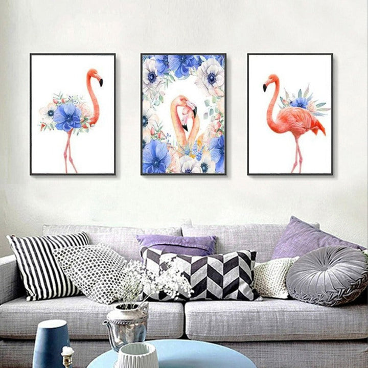 Nordiske dyr, flamingo, lilla blomst - lerretbilde