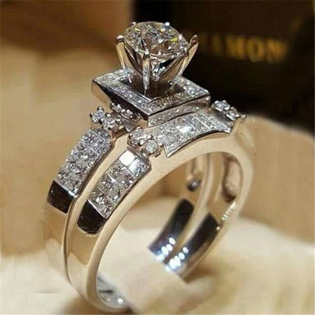 Elegant forlovelses- og giftering-sett | Skanto