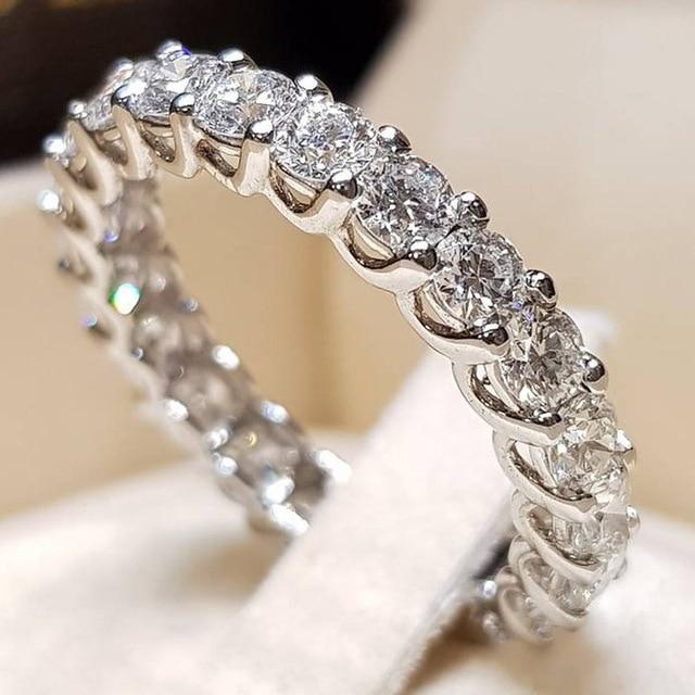 Elegant forlovelses- og giftering-sett | Skanto