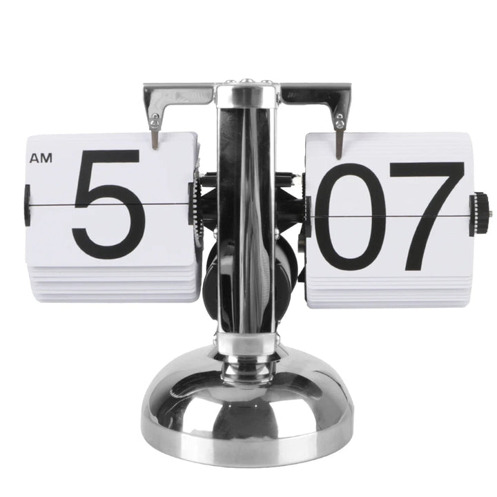 Retro Flip Clock with Automatic Turning Element | Skanto