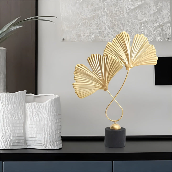 Minimalistisk Ginkgo-blad Skulptur for Elegant Naturlig Sjarm Skanto