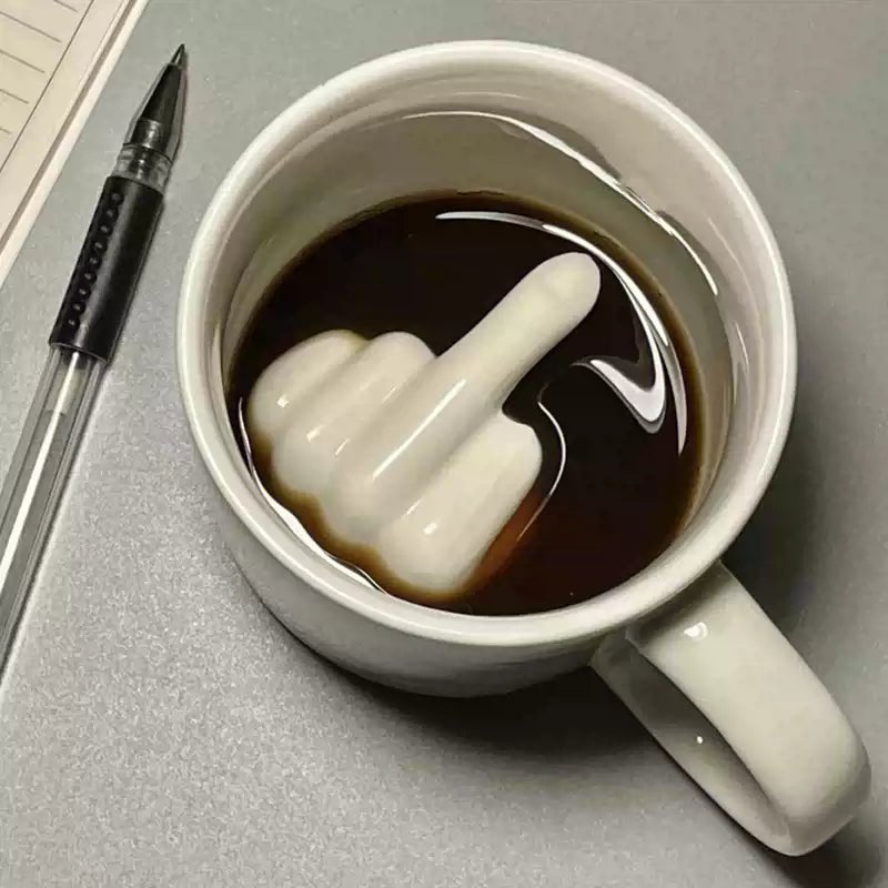 Skanto | REBELSIP – Morsom keramisk kaffekopp med skjult midtfinger-design