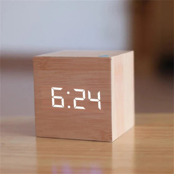 Skanto | Retro stil digital LED vekkerklokke
