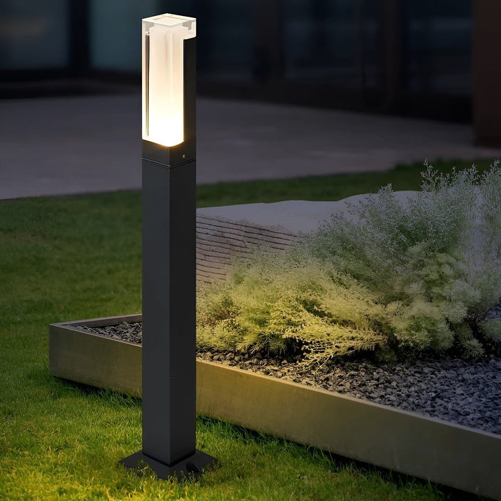 LuxeGarden Glow – Moderne LED-hagebelysning