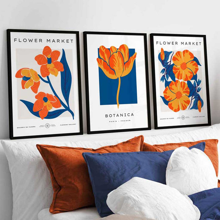 Innrammet veggkunst med temaet «Blått og oransje blomstermarked»