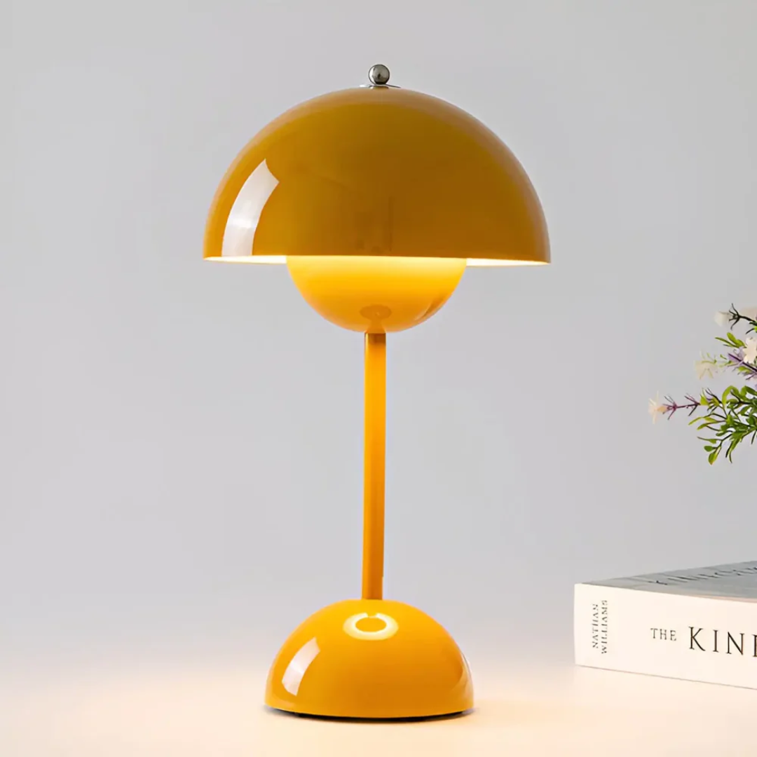 Skanto | Skandinavisk Bordlampe med Luminous Flair - NordicBeam
