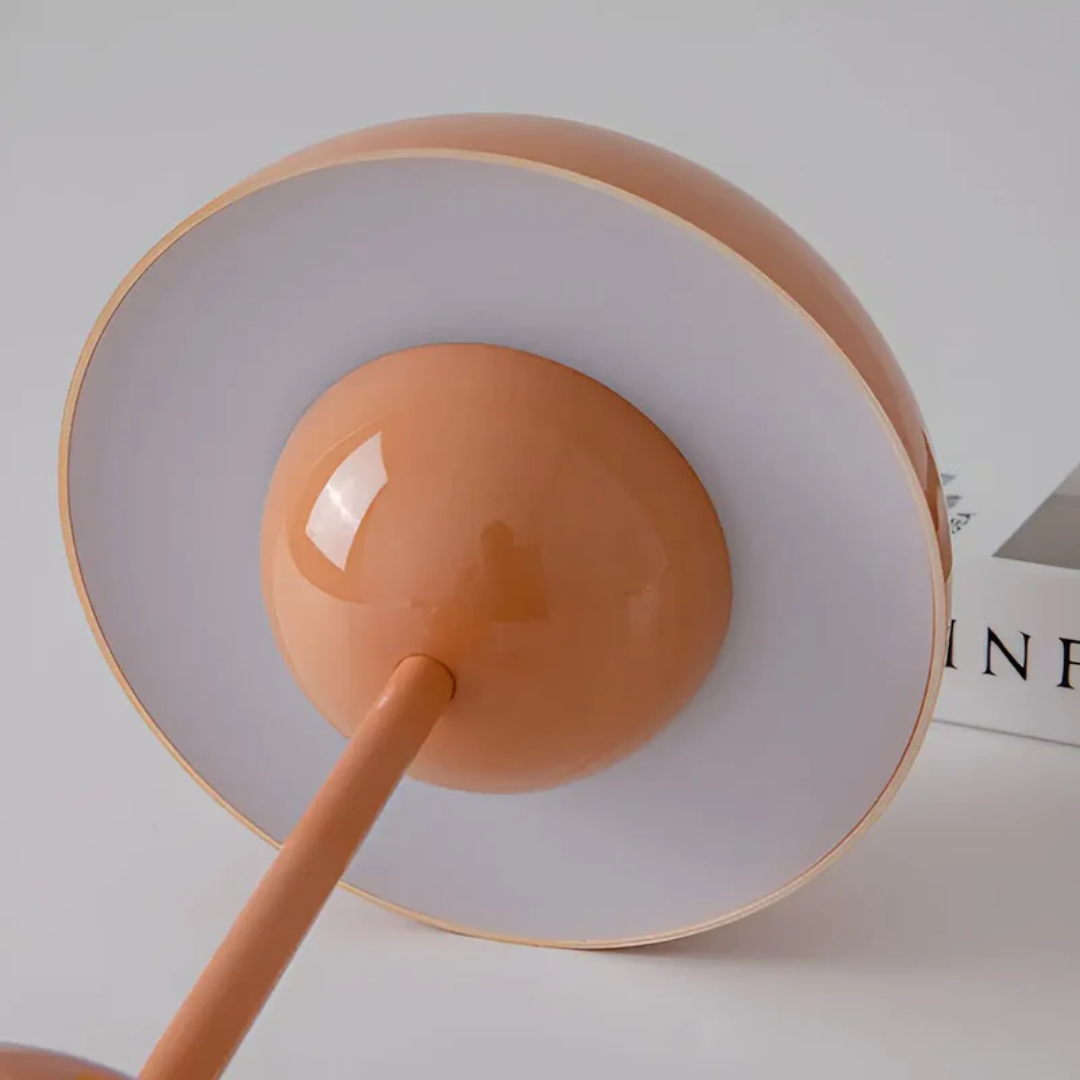 Skanto | Skandinavisk Bordlampe med Luminous Flair - NordicBeam