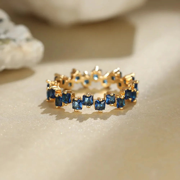 Skanto | Spredte Kubiske Diamanter Delikat Ring