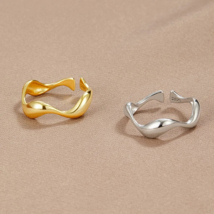 Skanto | SEARISE RING – Justerbar Minimalistisk Sølvring med Havdesign