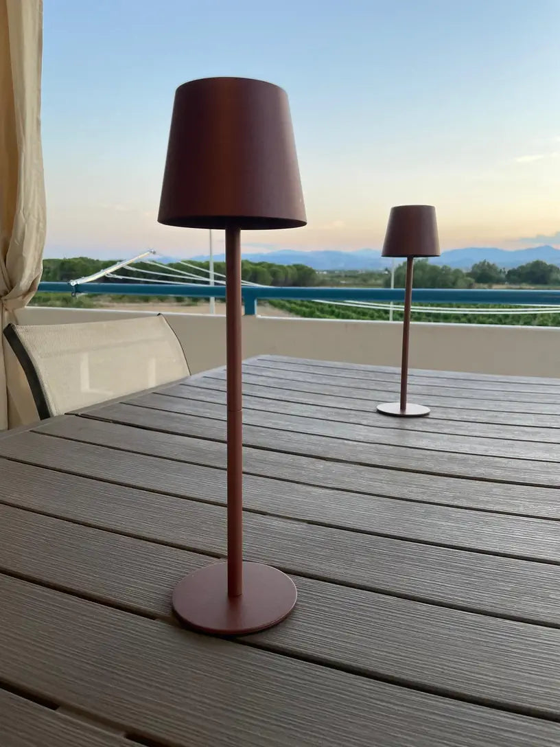 Skanto | LED Bordlampe – Trådløs, Berøringskontroll & Dimmbar Lys