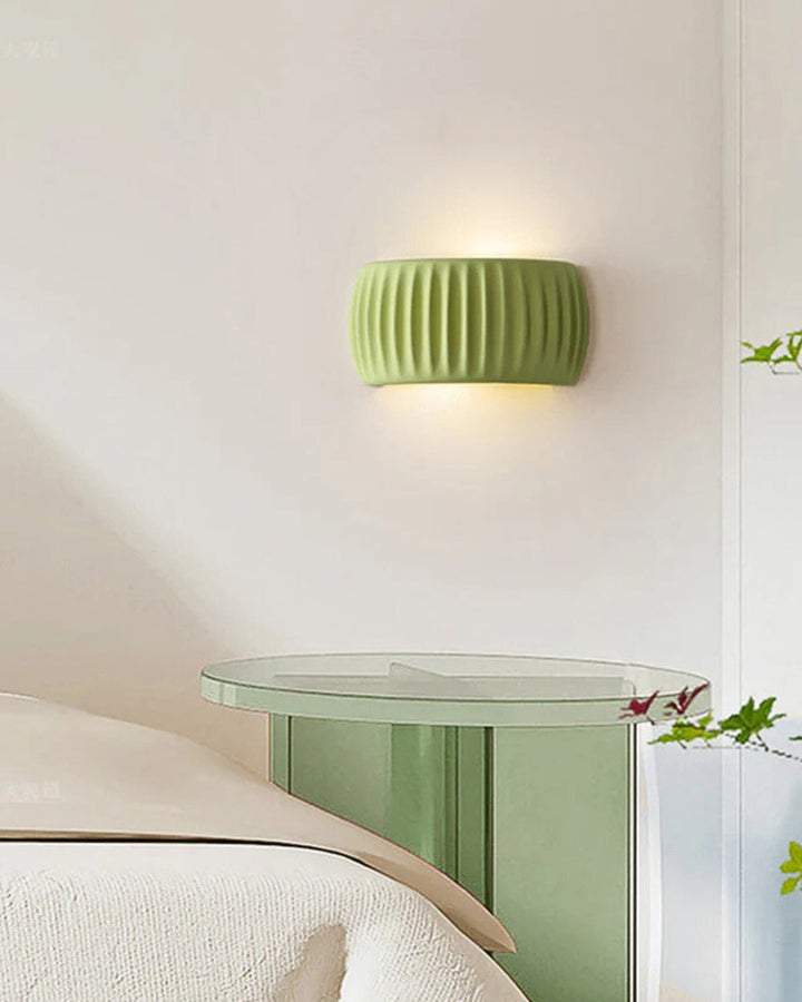Skanto | Designer Vegglampe med bølgete akcent