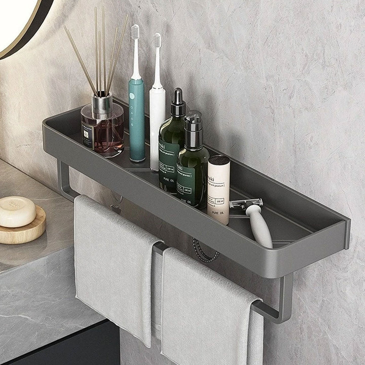 Moderne Slanke Grå Badromshyller med Håndkleholder | Skanto