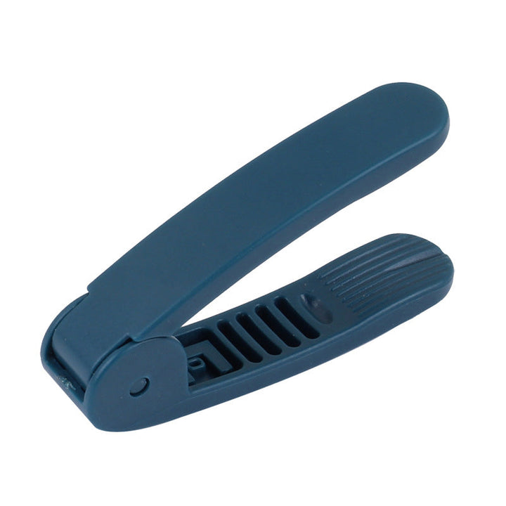 Skanto | Peanut Seed Peel Plastic Peanut Clip