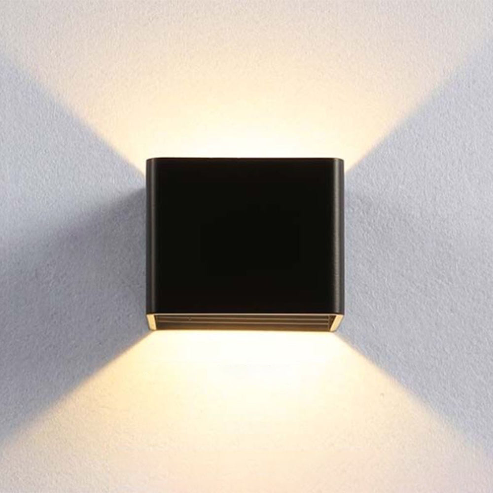 LumiBox - Firkantet LED Vegglampe | Modern Design i Svart, Hvit og Grønn for Soverom og Stue | Skanto