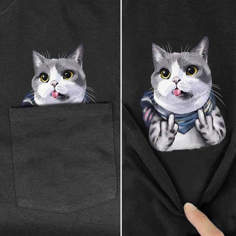 Skanto | Lommer Midt Finger Katt T-skjorte