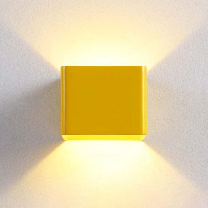 LumiBox - Firkantet LED Vegglampe | Modern Design i Svart, Hvit og Grønn for Soverom og Stue | Skanto