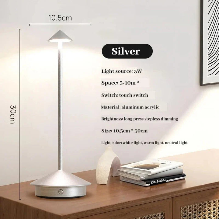 Skanto | Elegant oppladbar metallbordlampe