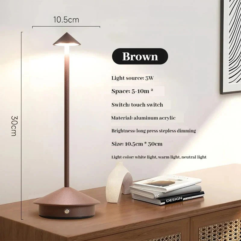Skanto | Elegant oppladbar metallbordlampe